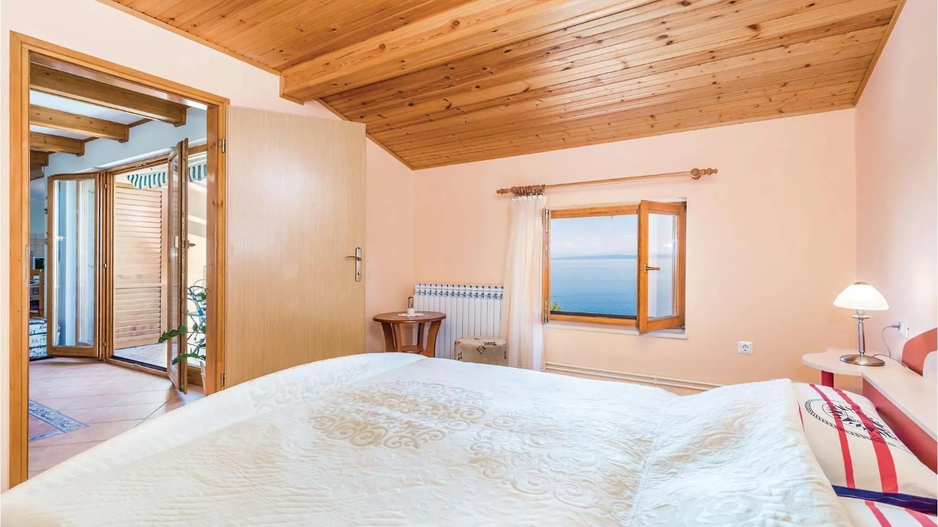 Gorgeous Apartment In Medveja With House Sea View